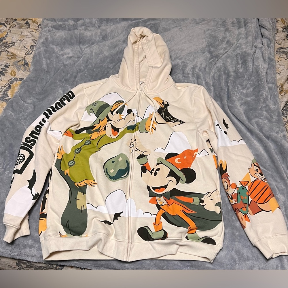 Disney Parks Fall  NWT  Disney World Mickey & Friends Zip Up Hoodie